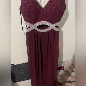 Speechless maroon and silver prom dress size 3
